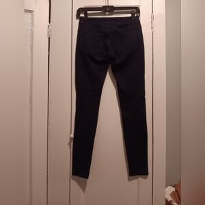PAIGE BLAK PANTS. SIZE 24. STRECHT FABRIC. Brand new without tags